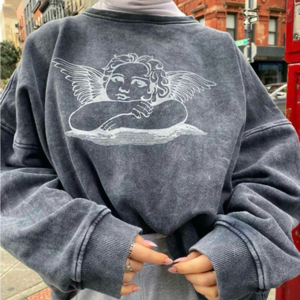 Motel Glo Sweatshirt in Stone Wash Angelo